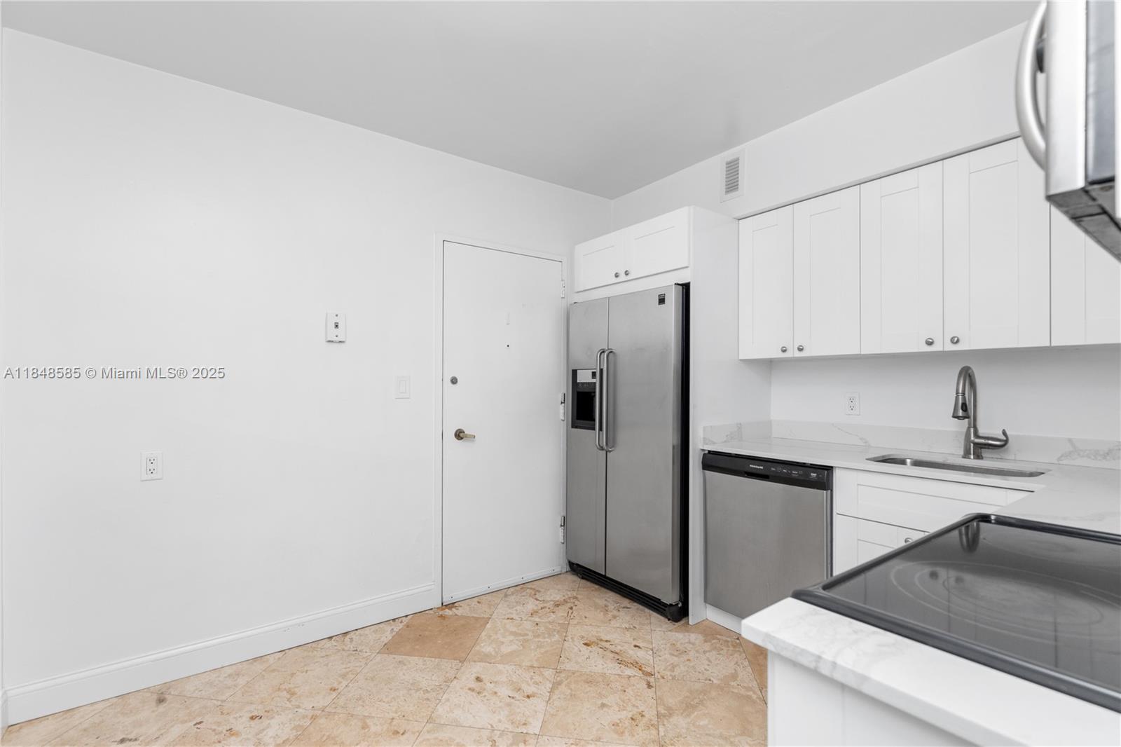 5700 Collins Ave # 10D