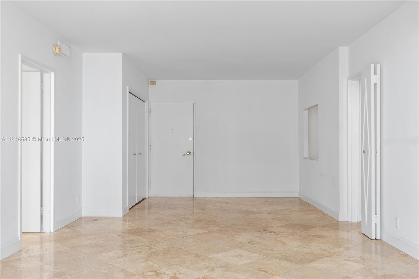5700 Collins Ave # 10D