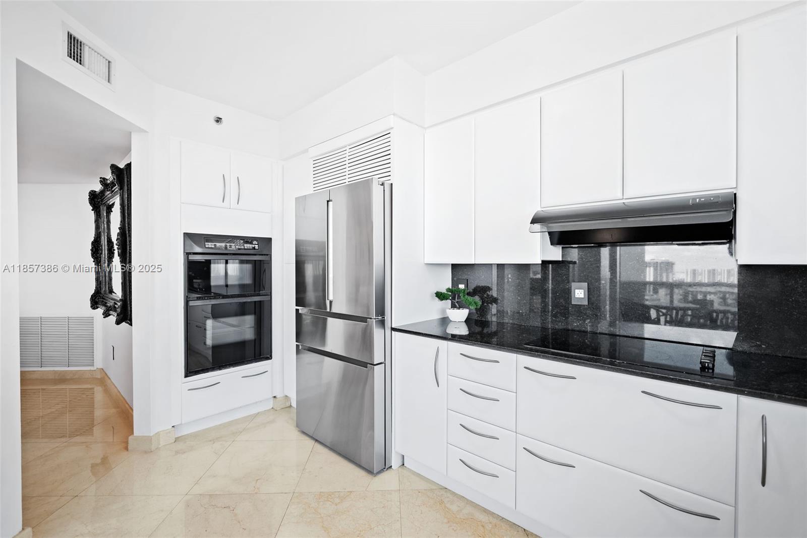 19111 Collins Ave # 2207