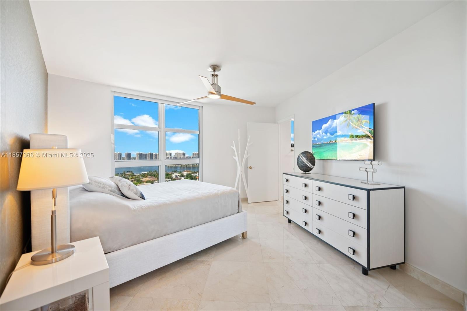 19111 Collins Ave # 2207