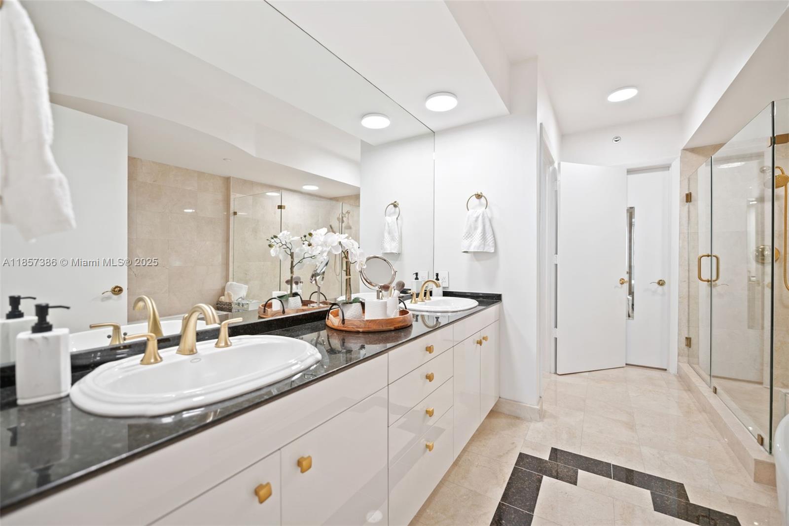 19111 Collins Ave # 2207