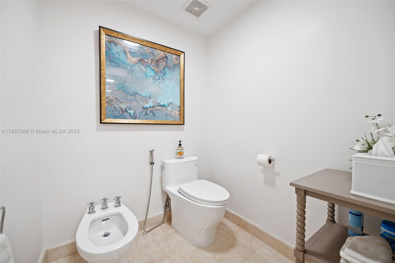 19111 Collins Ave # 2207