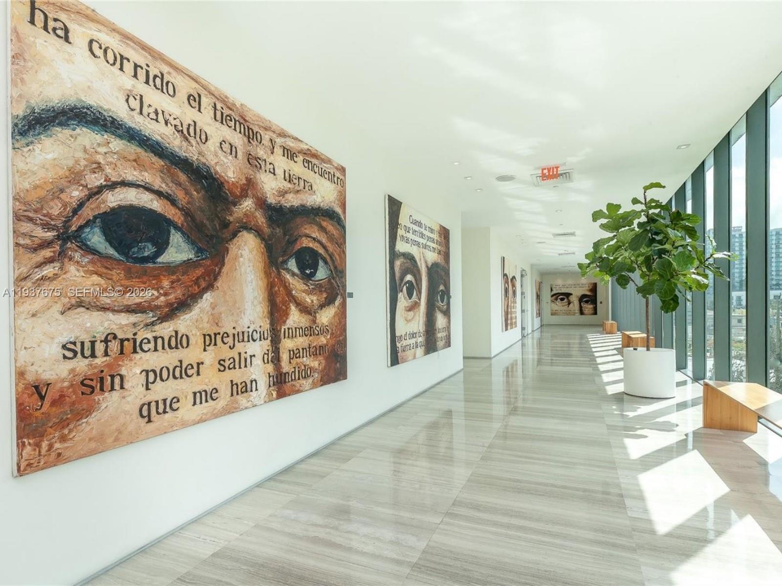 460 NE 28th St # 808