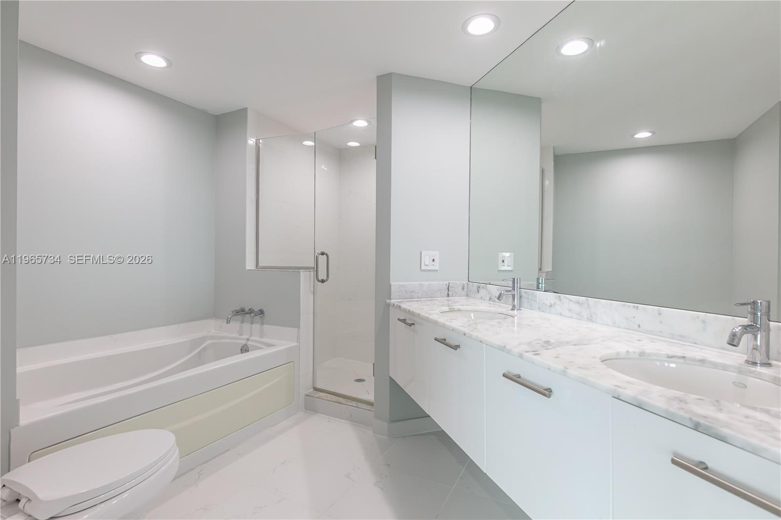 500 Brickell Ave # 1801