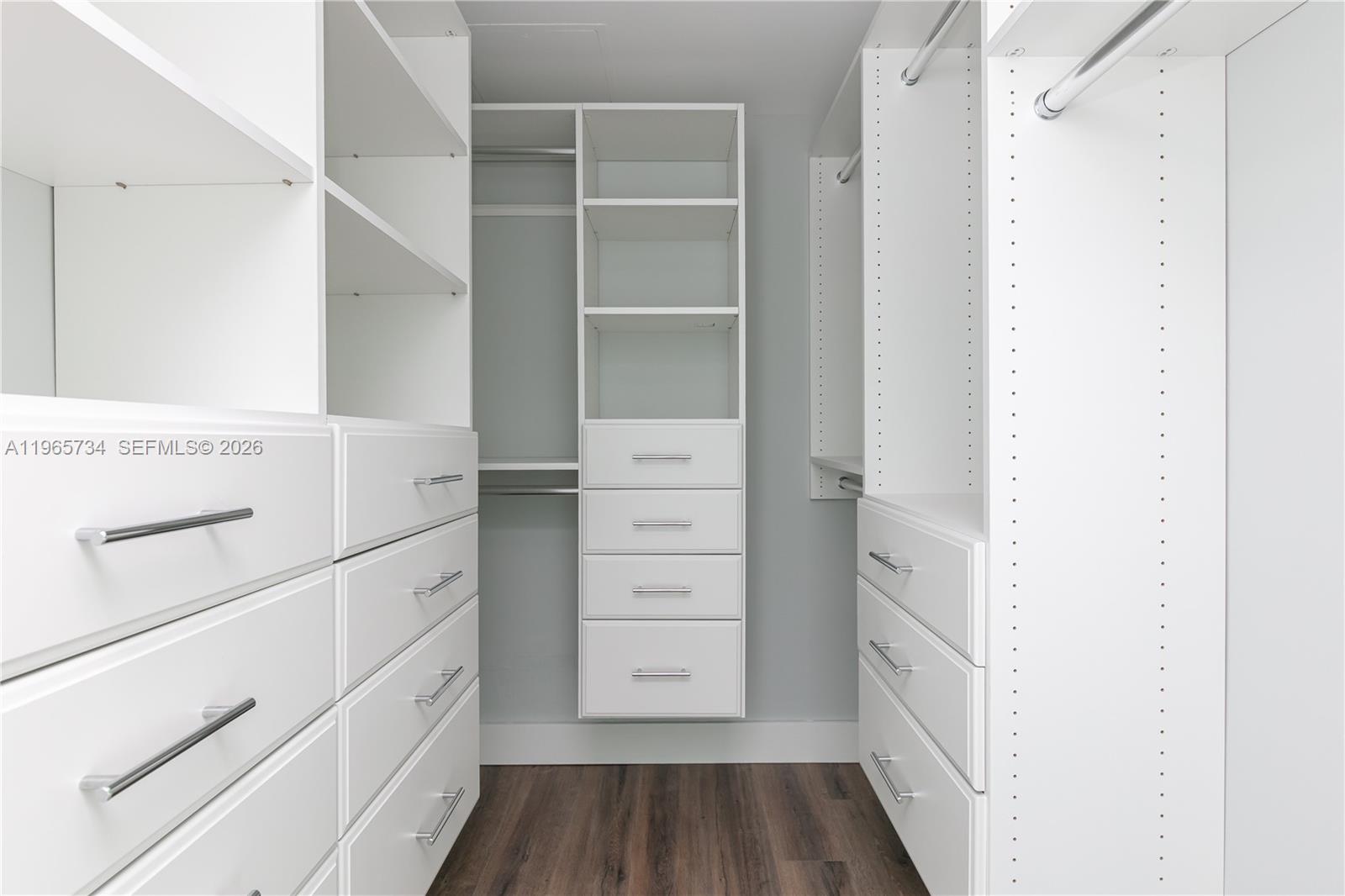 500 Brickell Ave # 1801