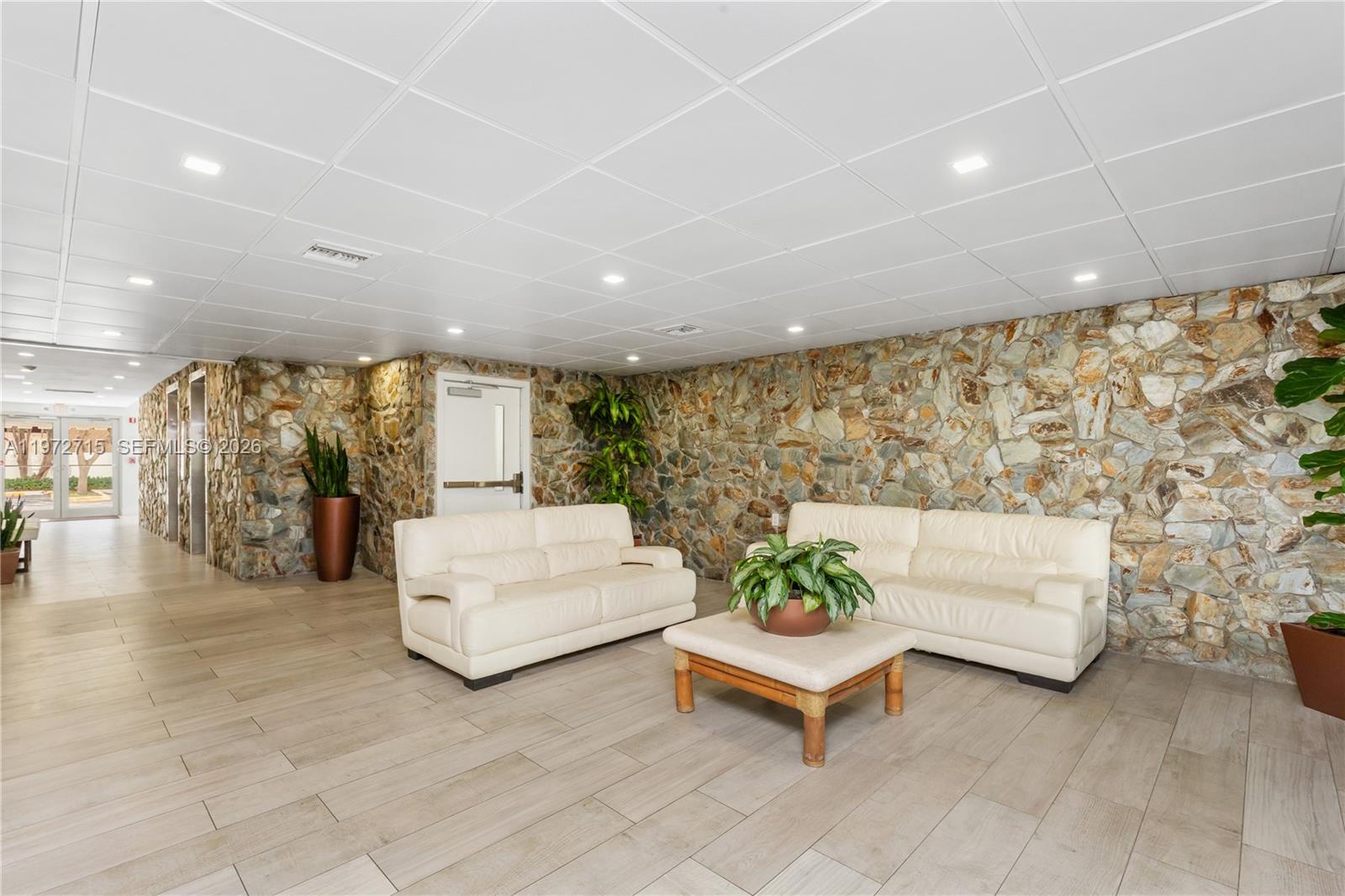 210 Sea View Dr # 207