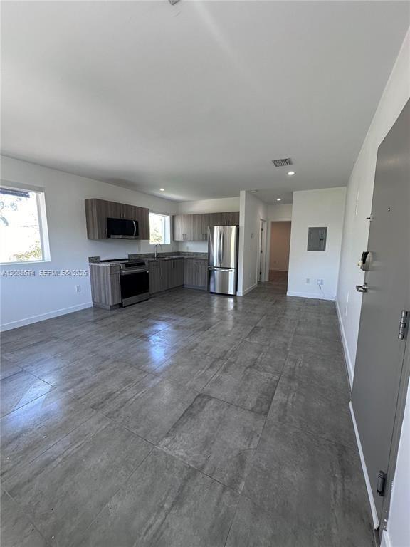 165 NW 39th St # 6