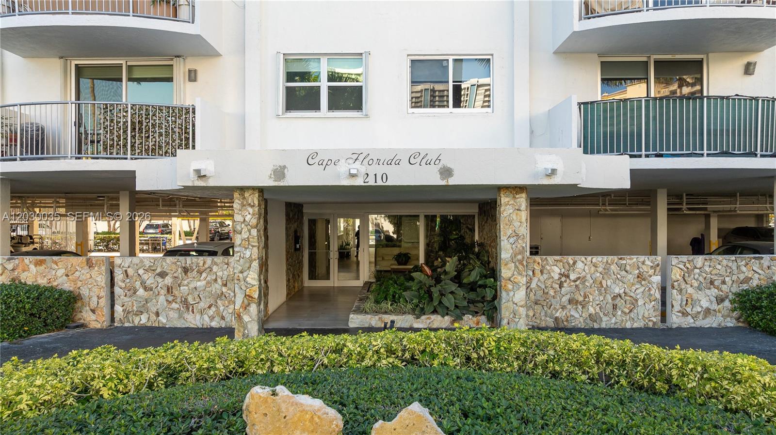 210 Sea View Dr # 207