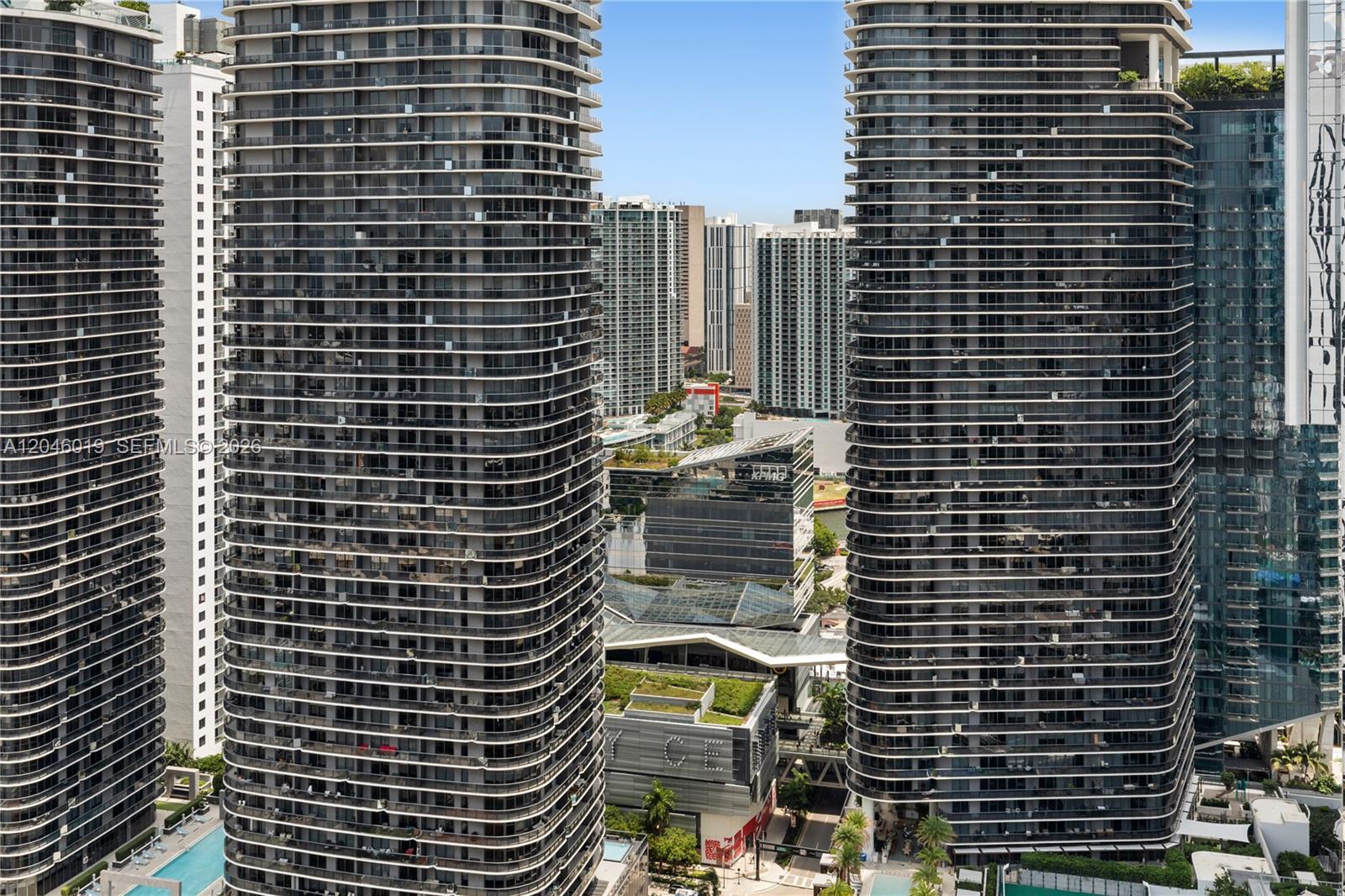 1000 Brickell Plz # 4015
