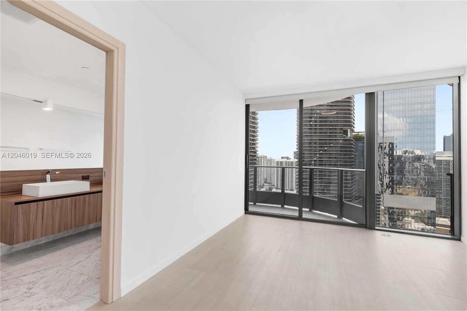 1000 Brickell Plz # 4015