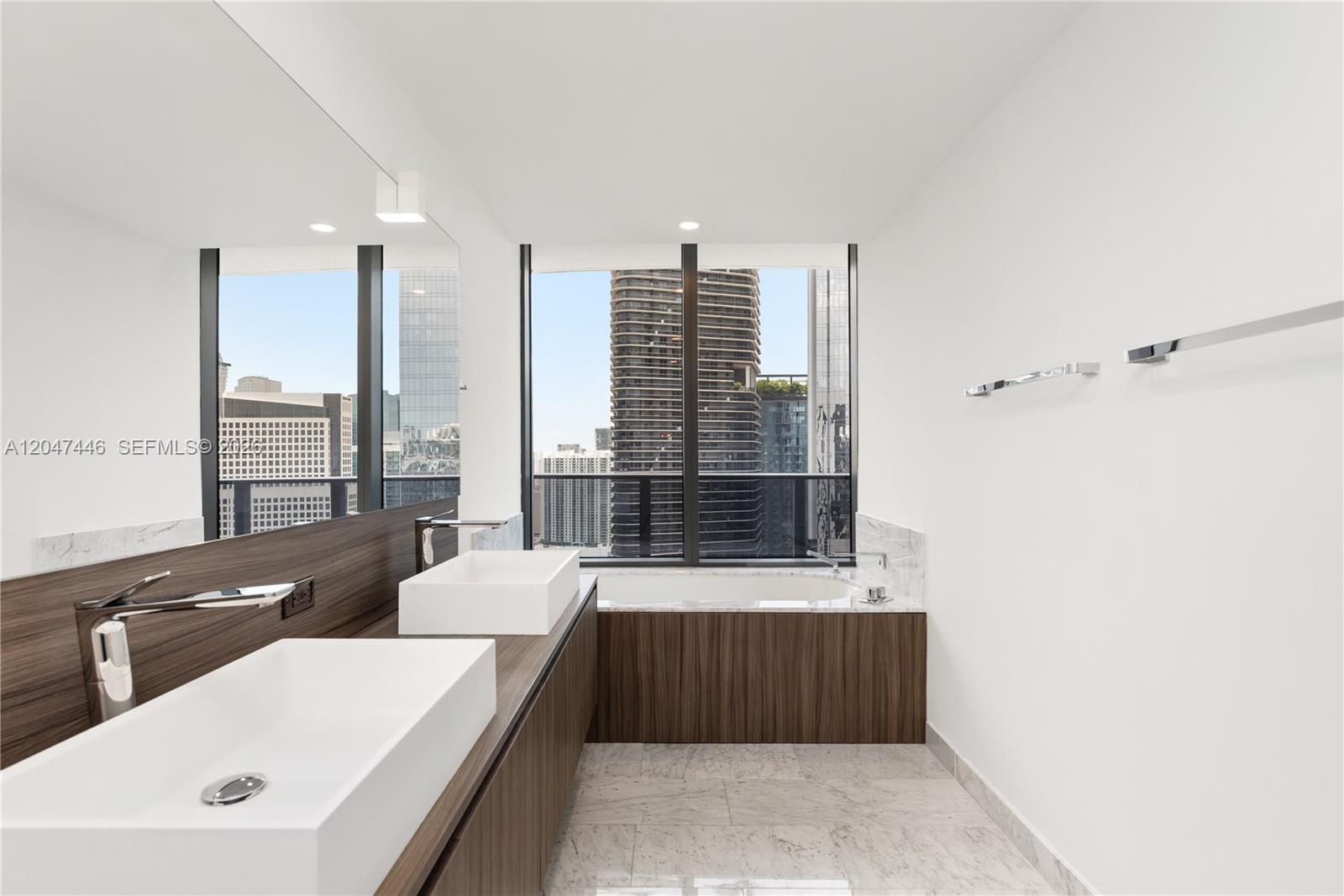 1000 Brickell Plz # 4015