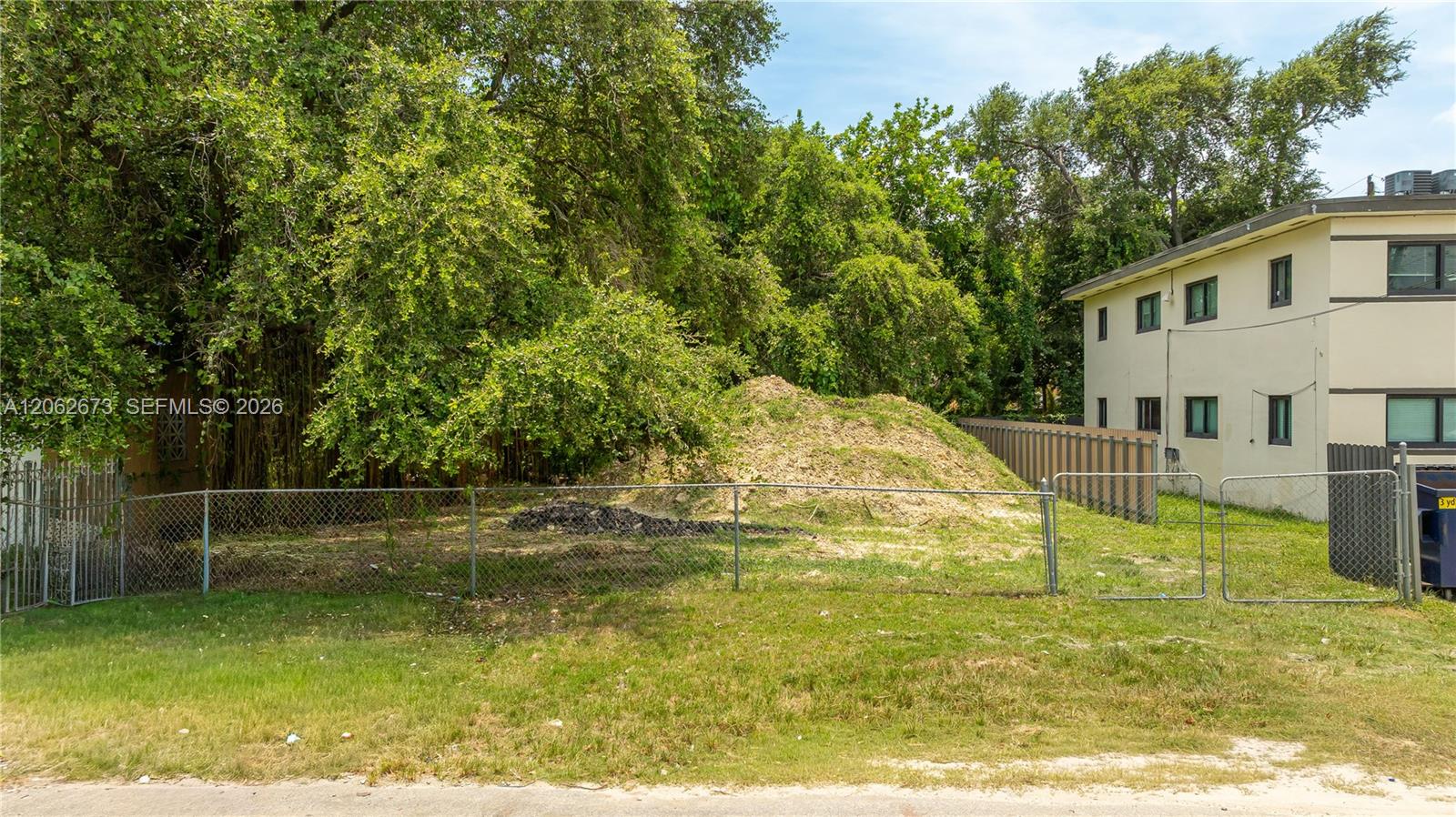 28 NW 76th St