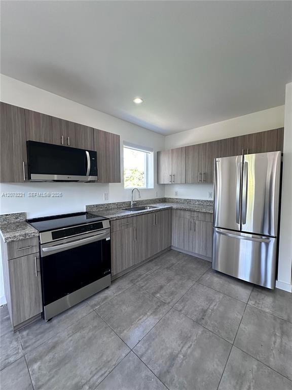 165 NW 39th St # 3