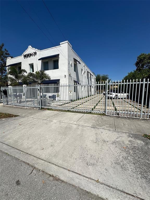 165 NW 39th St # 3