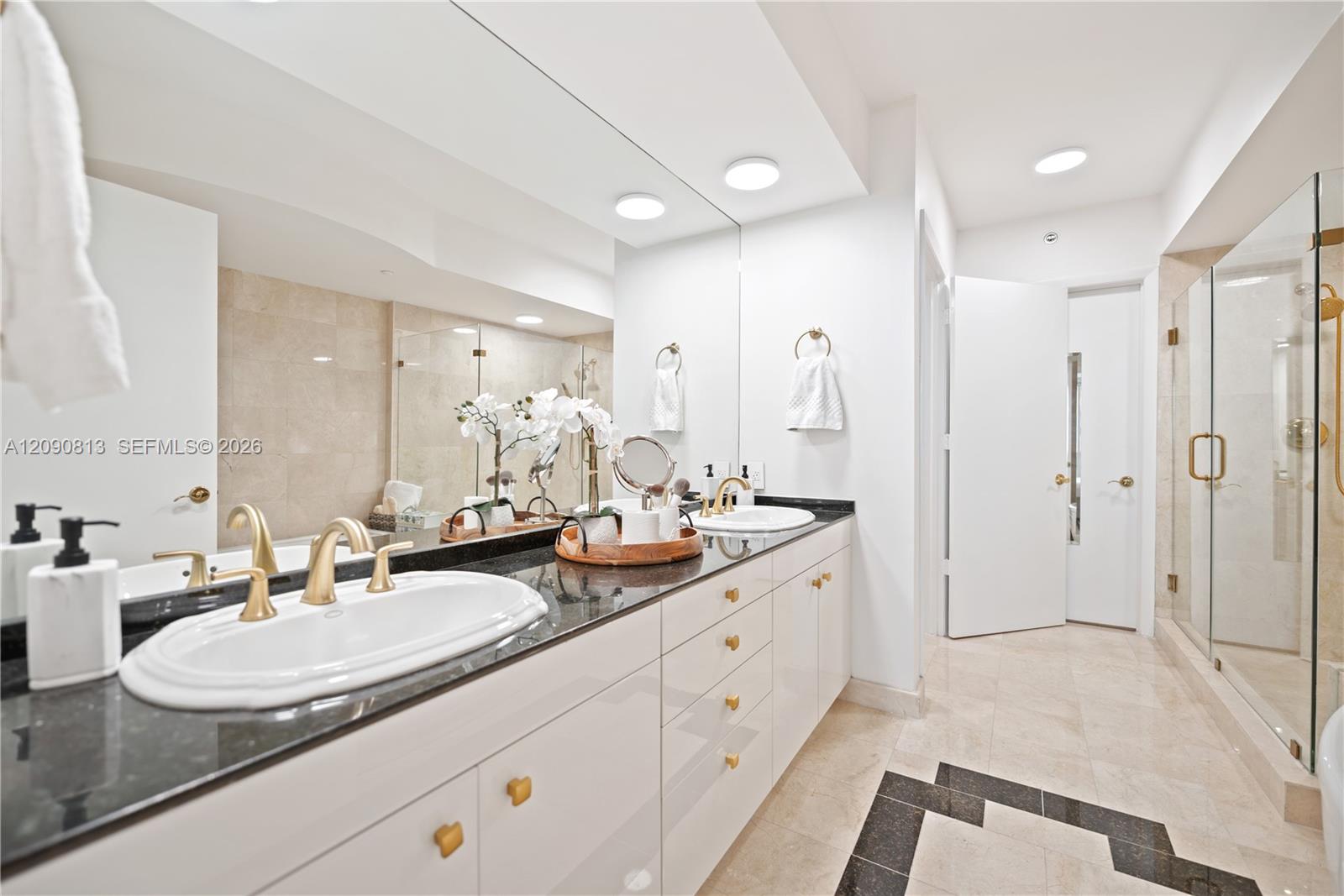 19111 Collins Ave # 2207