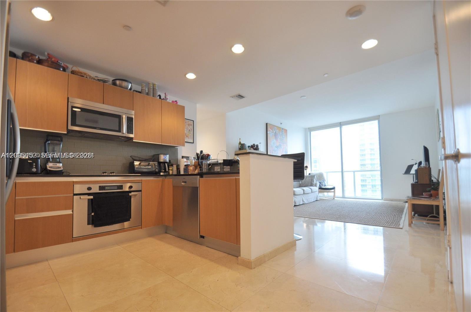 1060 Brickell Ave # 3111