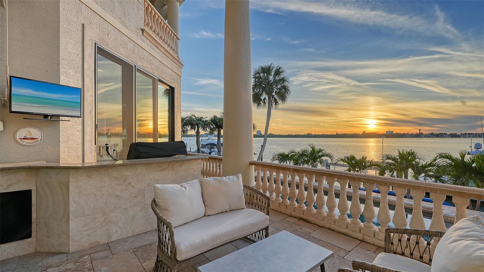 340 W ROYAL FLAMINGO DR