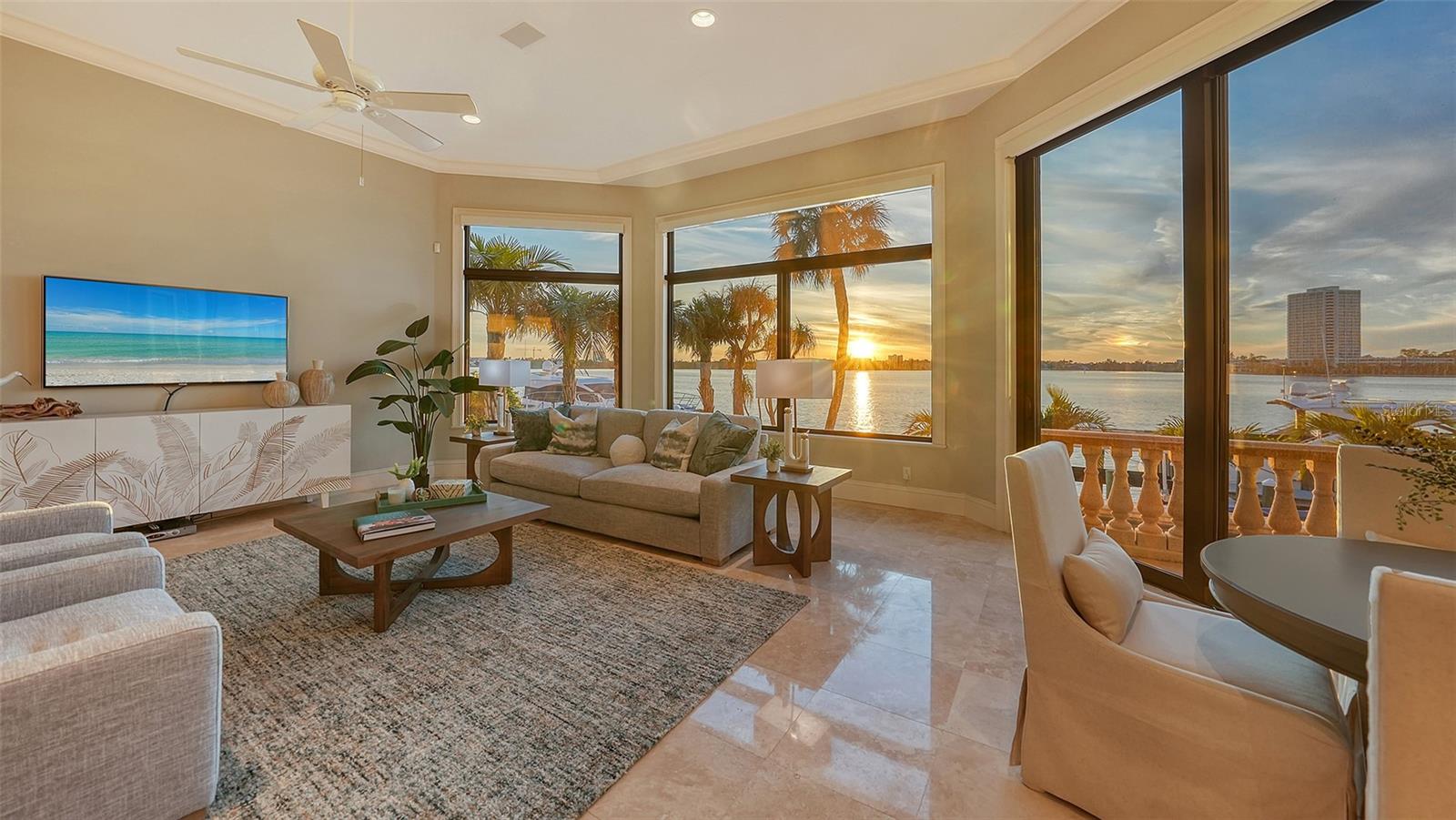 340 W ROYAL FLAMINGO DR