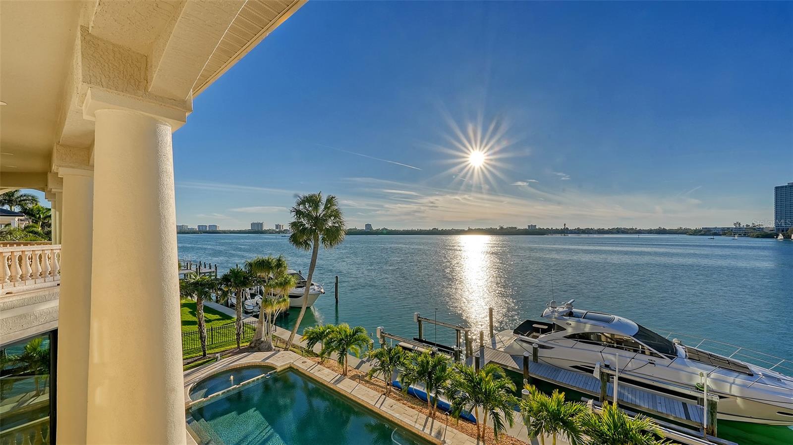 340 W ROYAL FLAMINGO DR