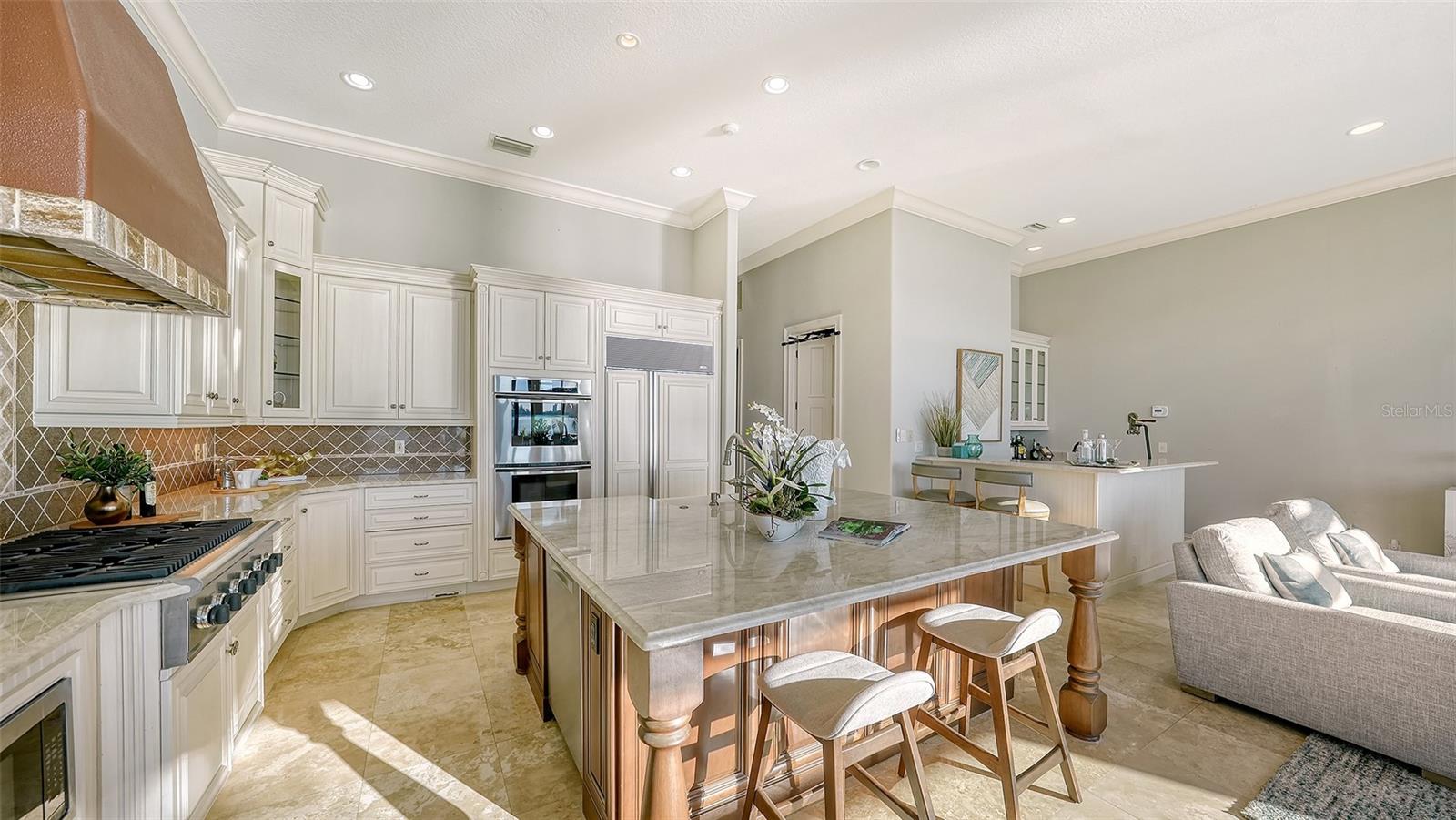 340 W ROYAL FLAMINGO DR