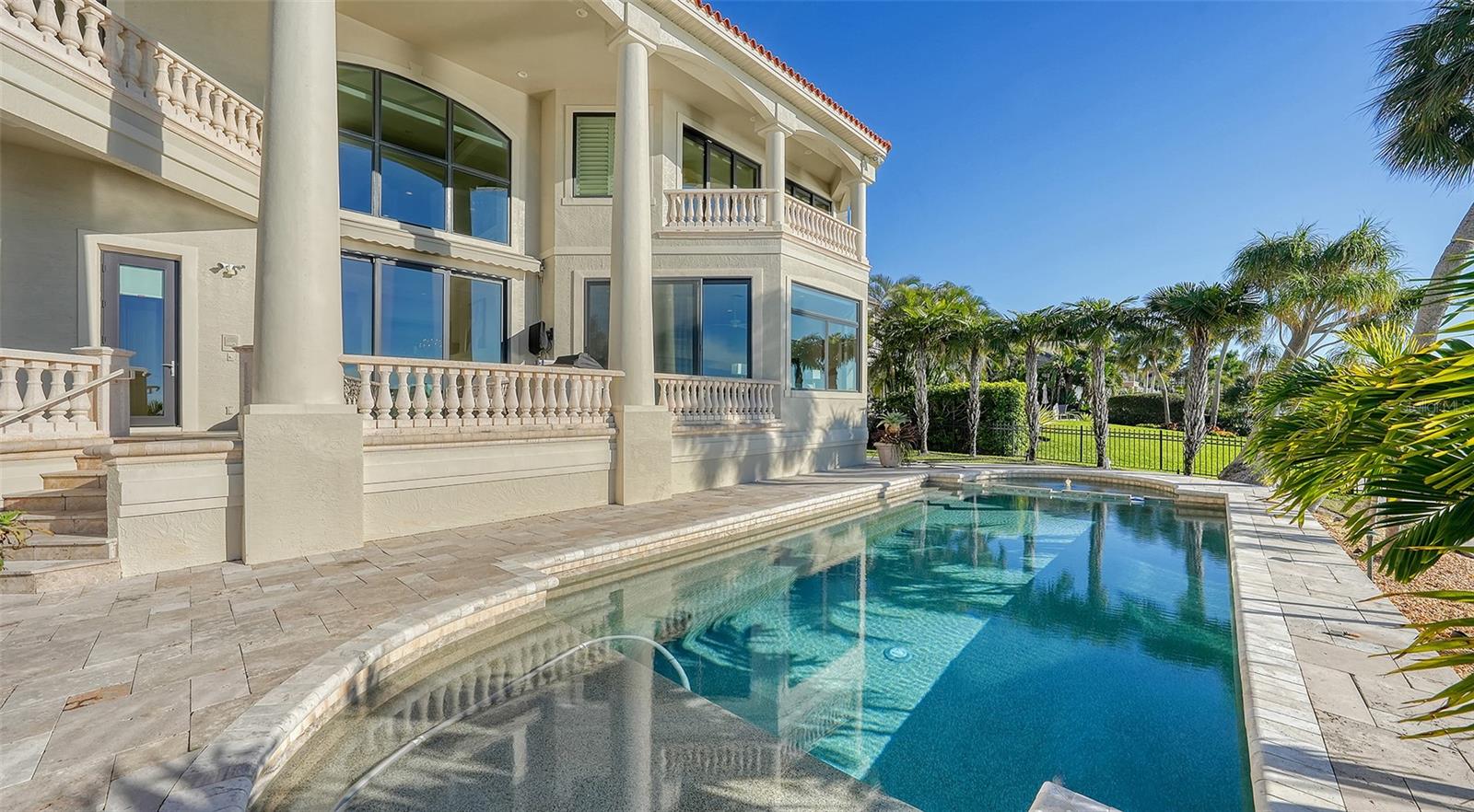340 W ROYAL FLAMINGO DR