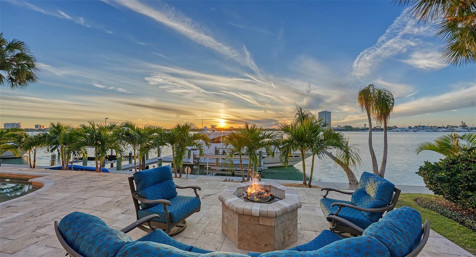 340 W ROYAL FLAMINGO DR