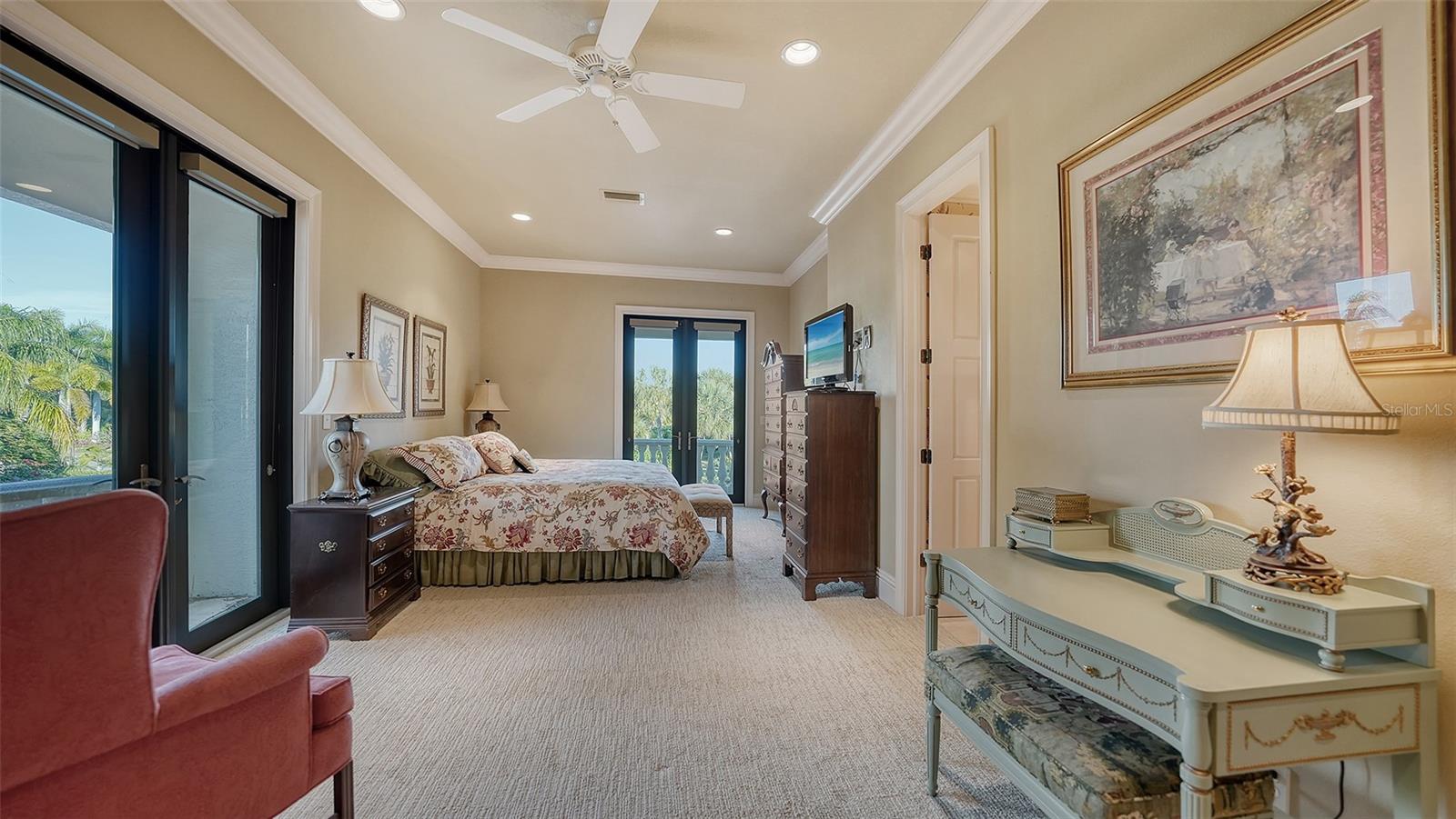 340 W ROYAL FLAMINGO DR
