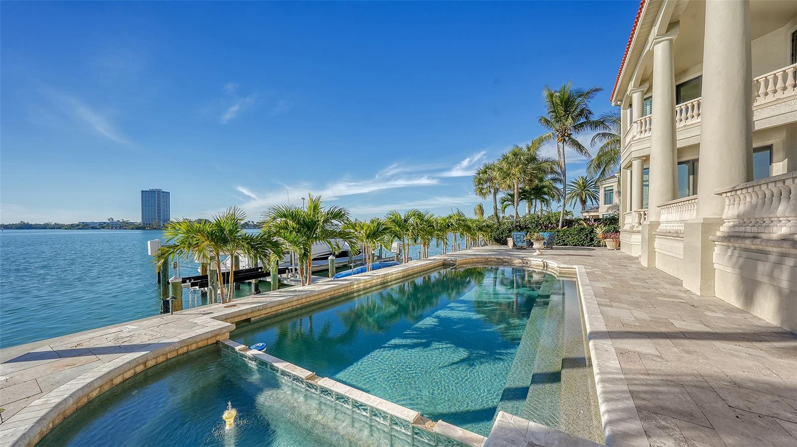 340 W ROYAL FLAMINGO DR