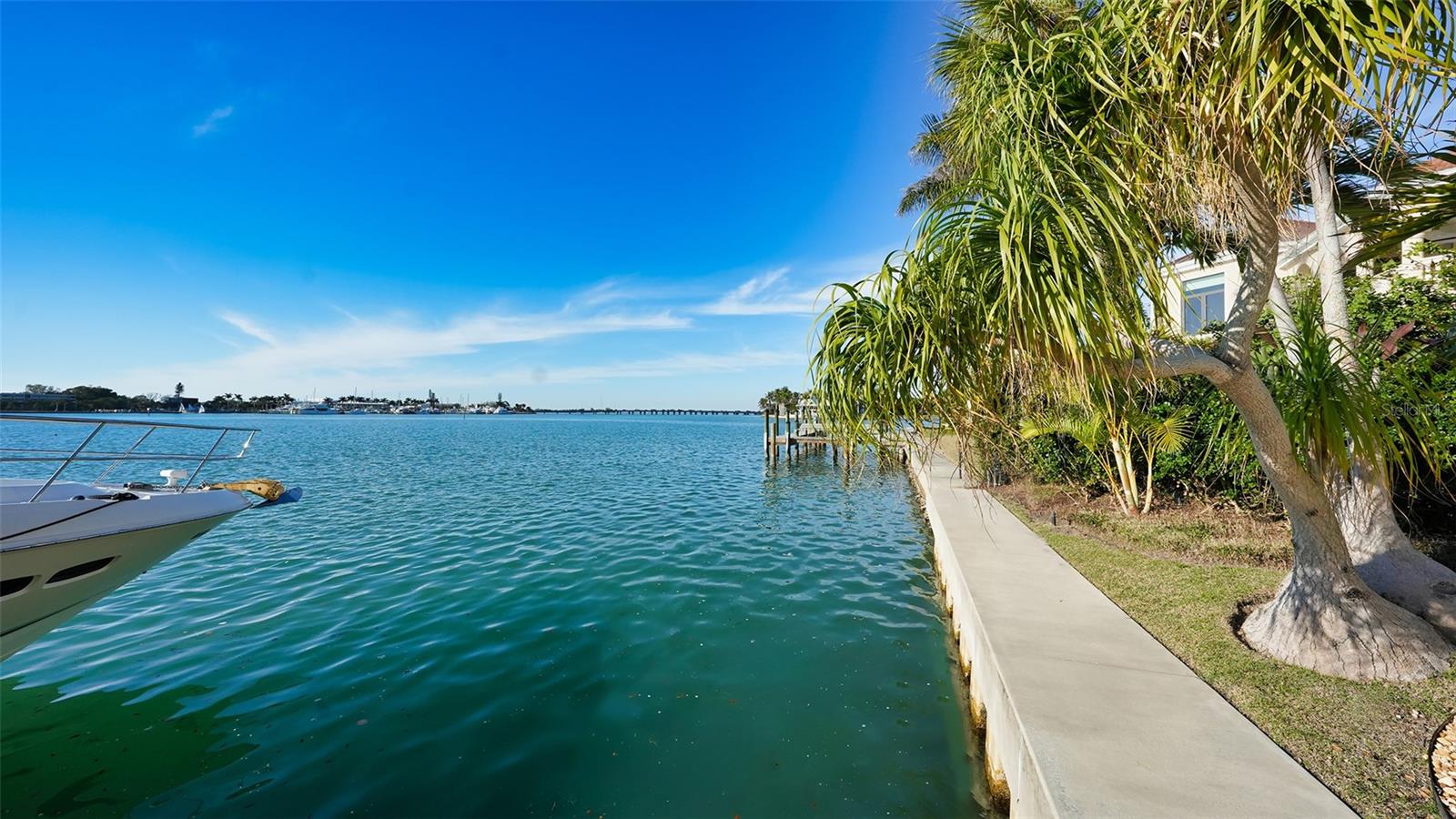 340 W ROYAL FLAMINGO DR