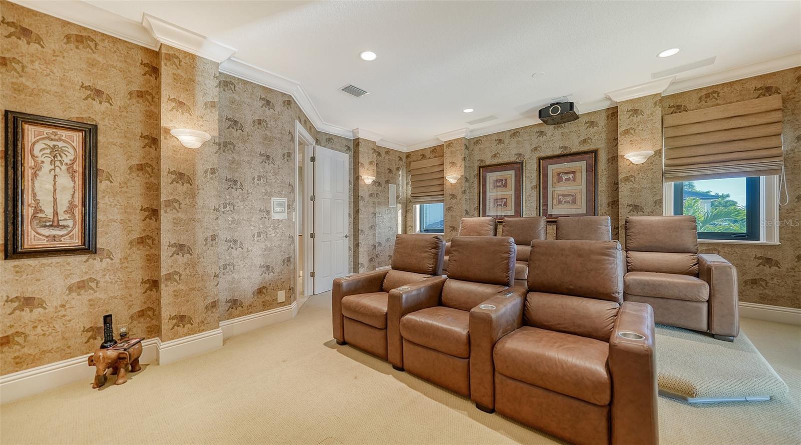 340 W ROYAL FLAMINGO DR