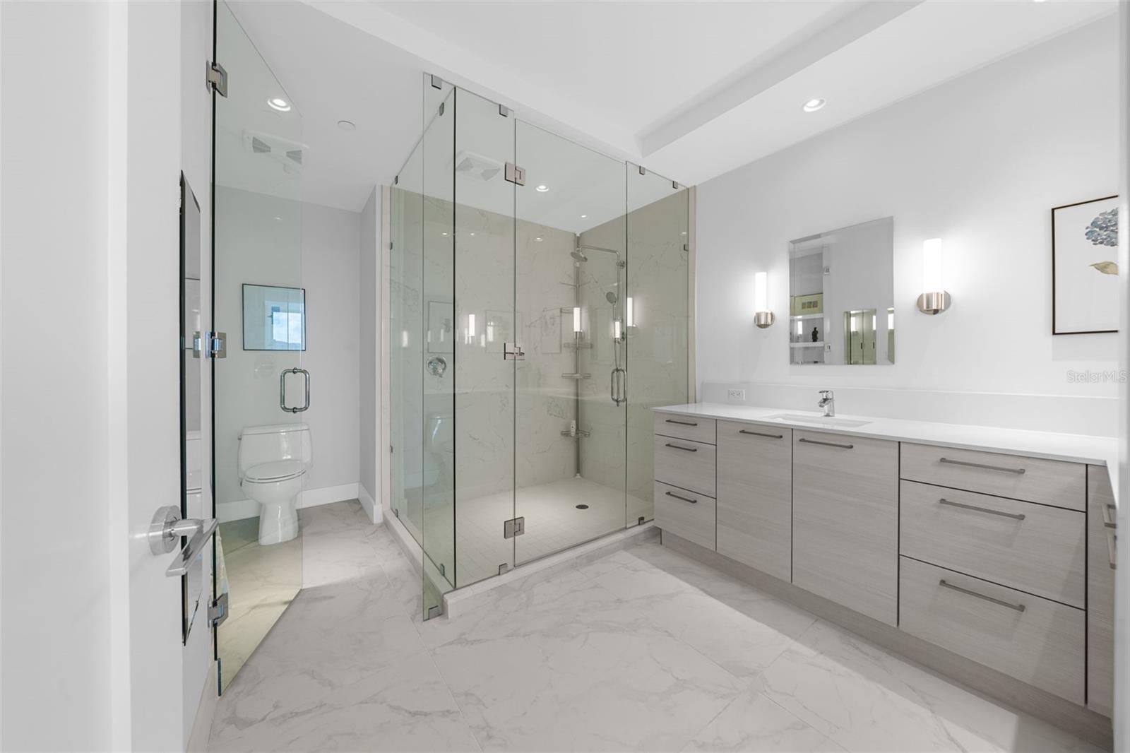 111 S PINEAPPLE AVE #903