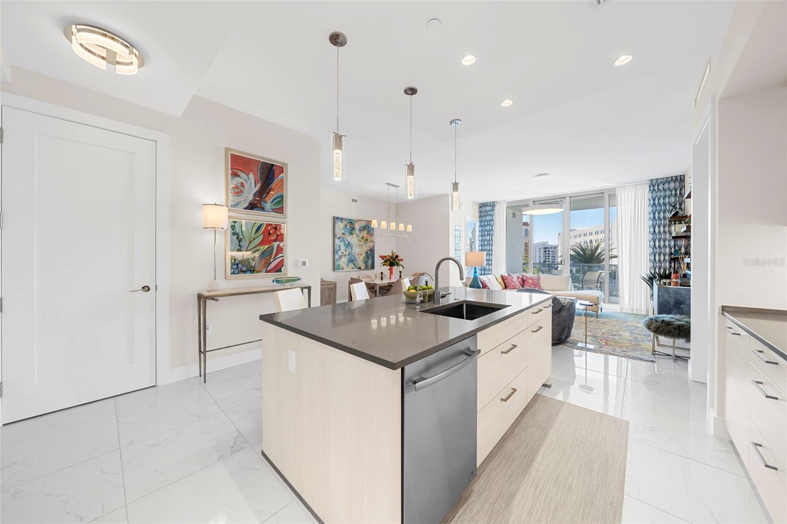 111 S PINEAPPLE AVE #613