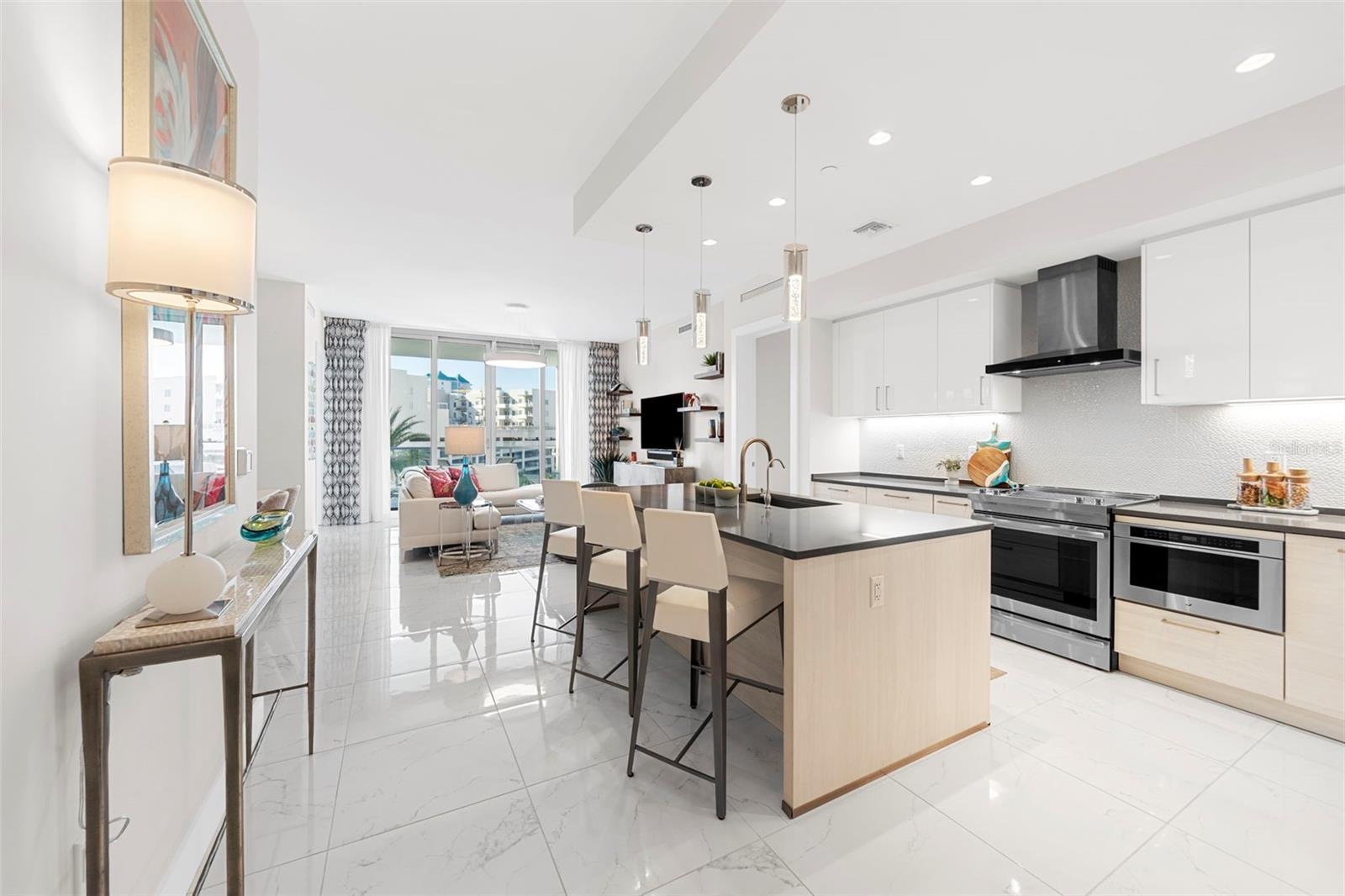111 S PINEAPPLE AVE #613