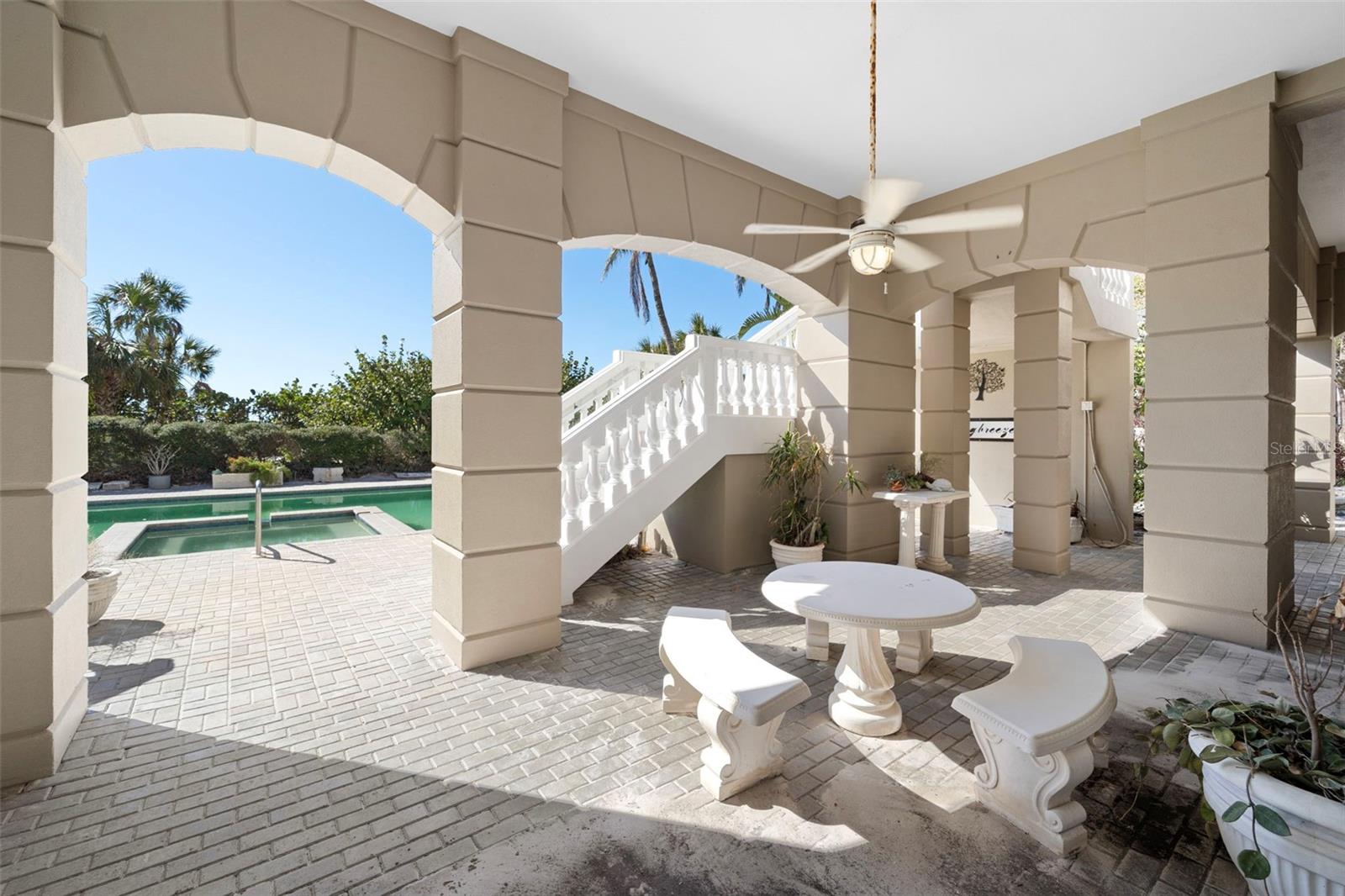 801 LONGBOAT CLUB RD