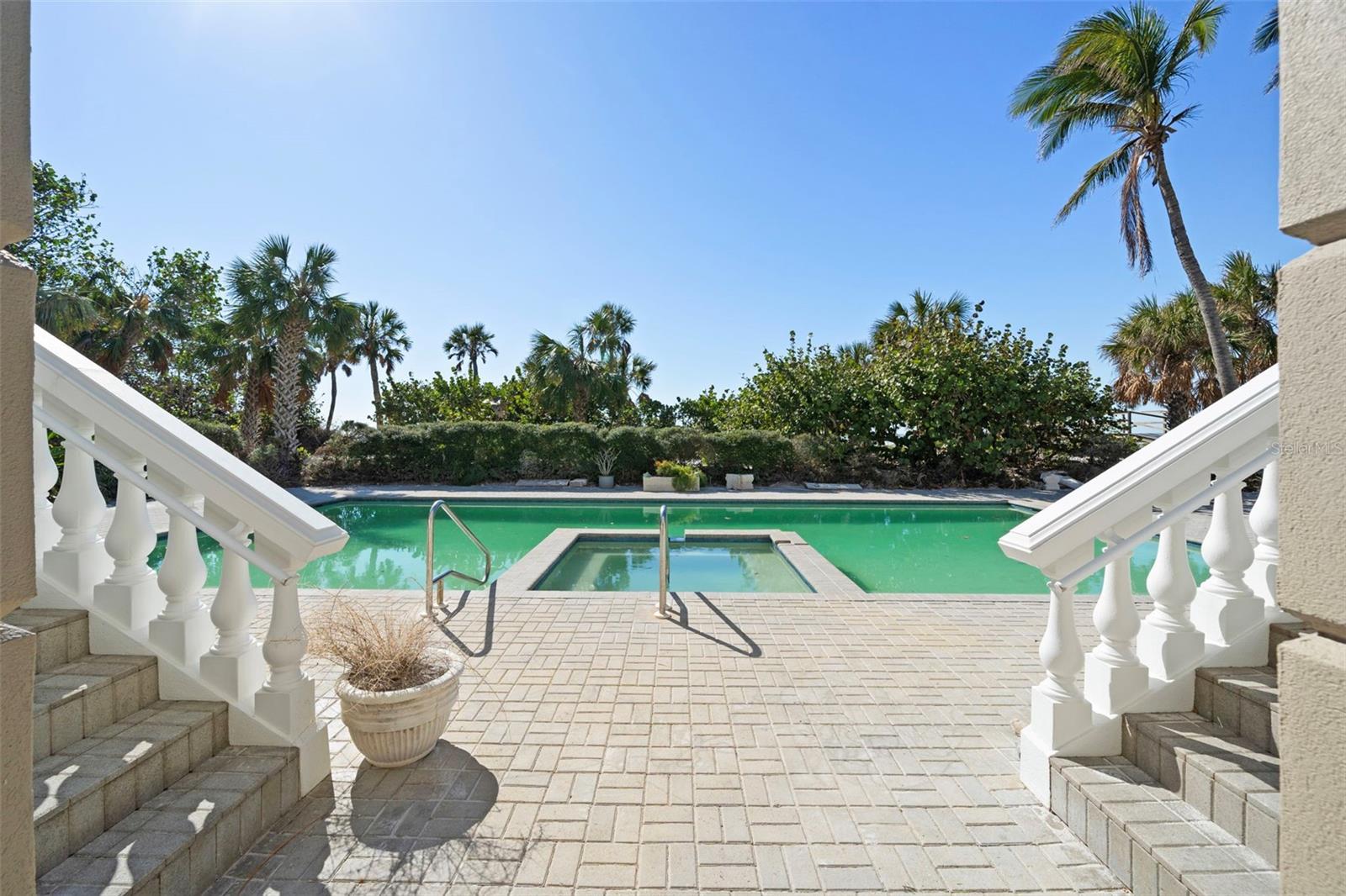 801 LONGBOAT CLUB RD