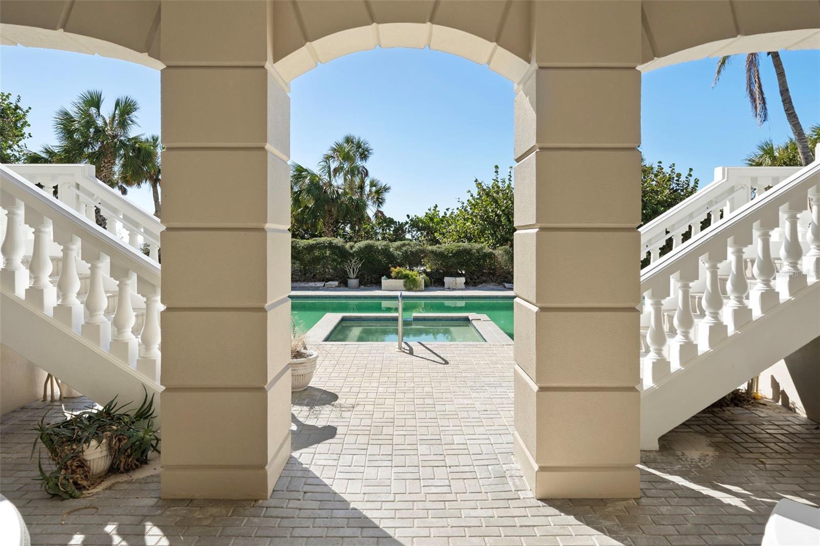 801 LONGBOAT CLUB RD