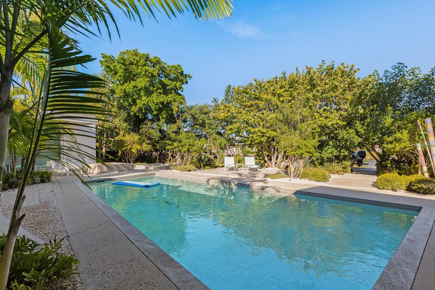 117 S POLK DR