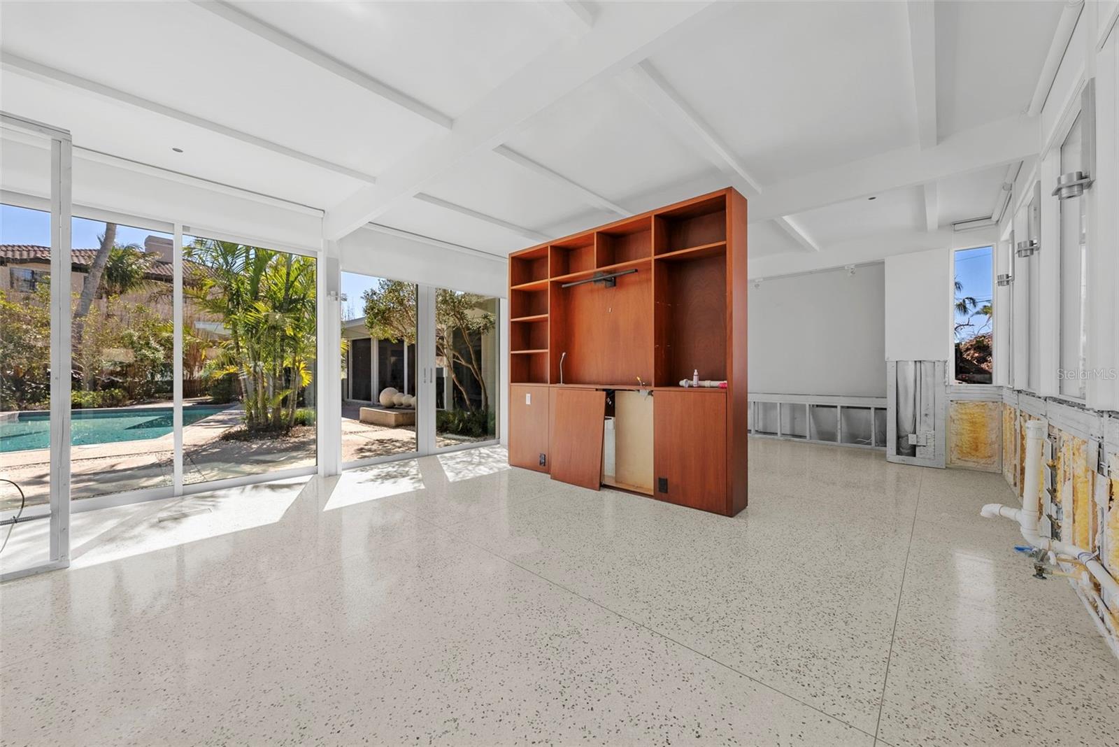 117 S POLK DR