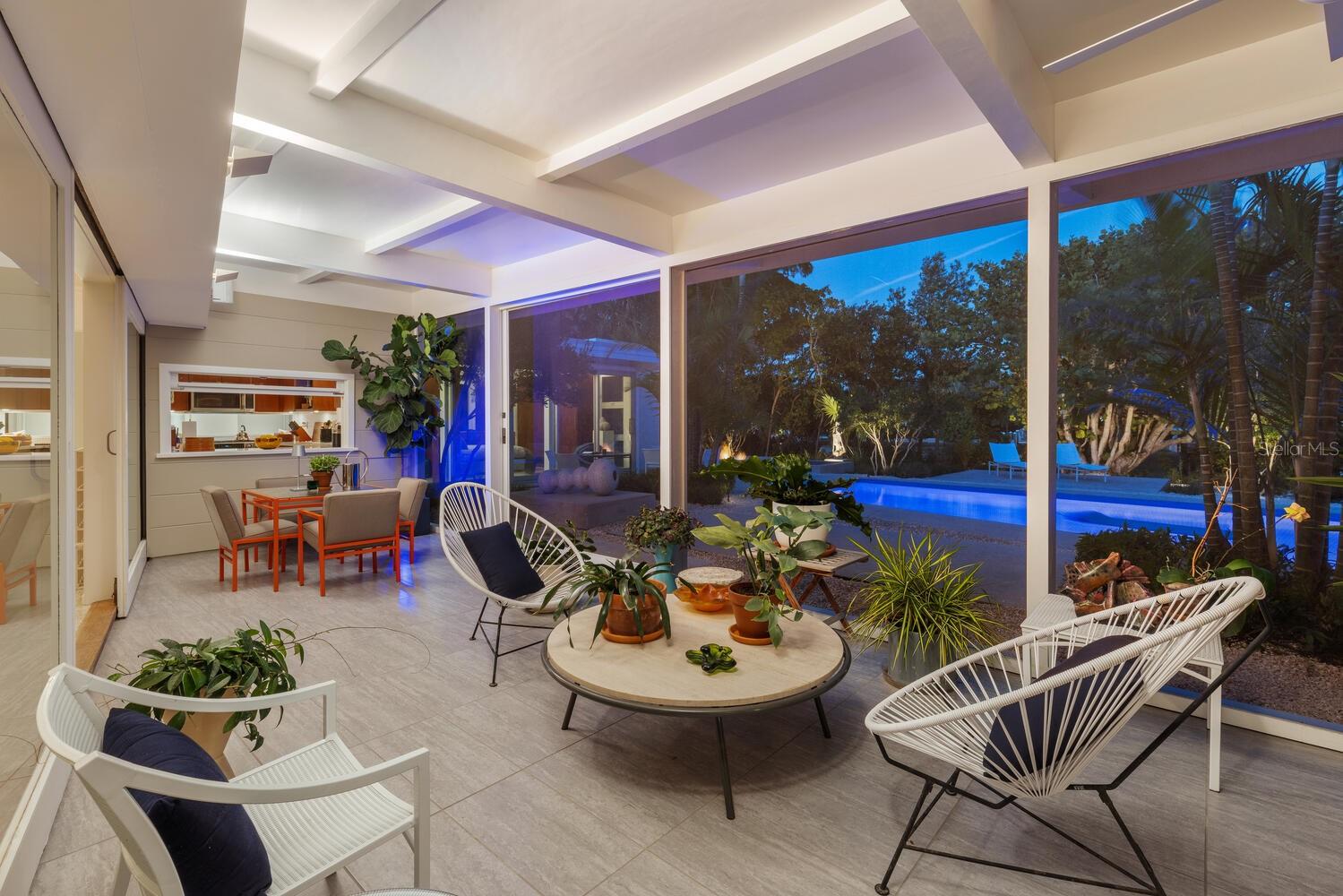 117 S POLK DR