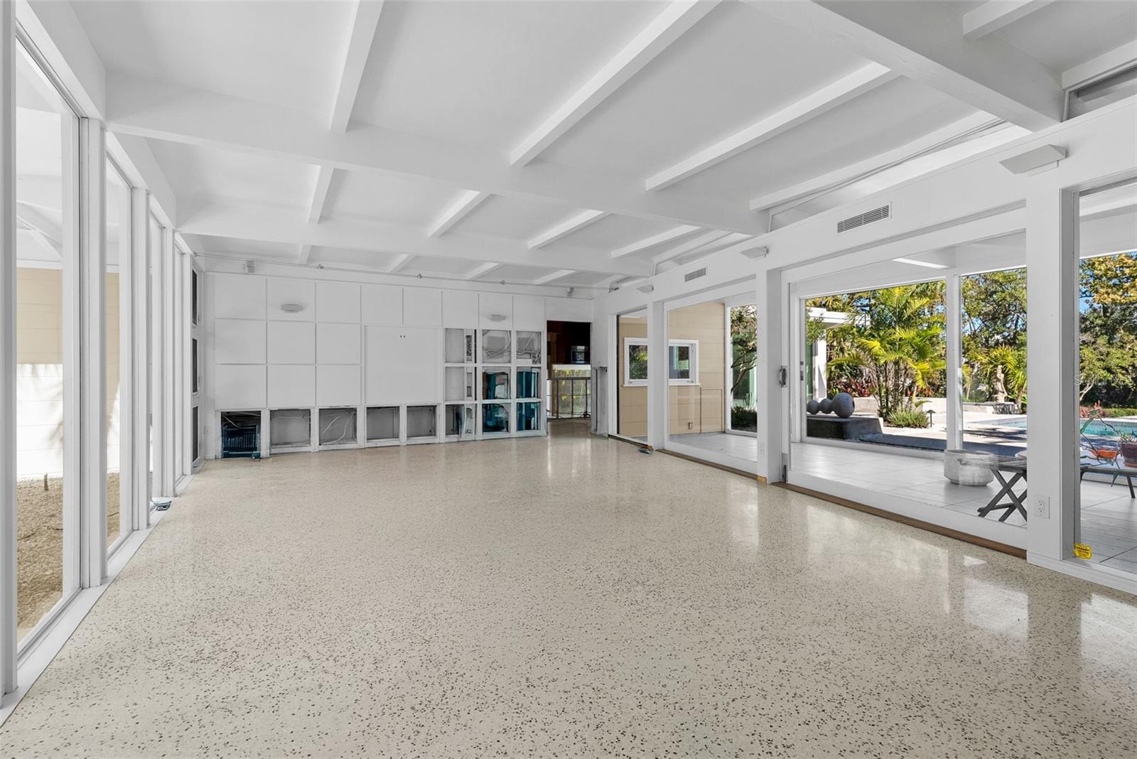 117 S POLK DR