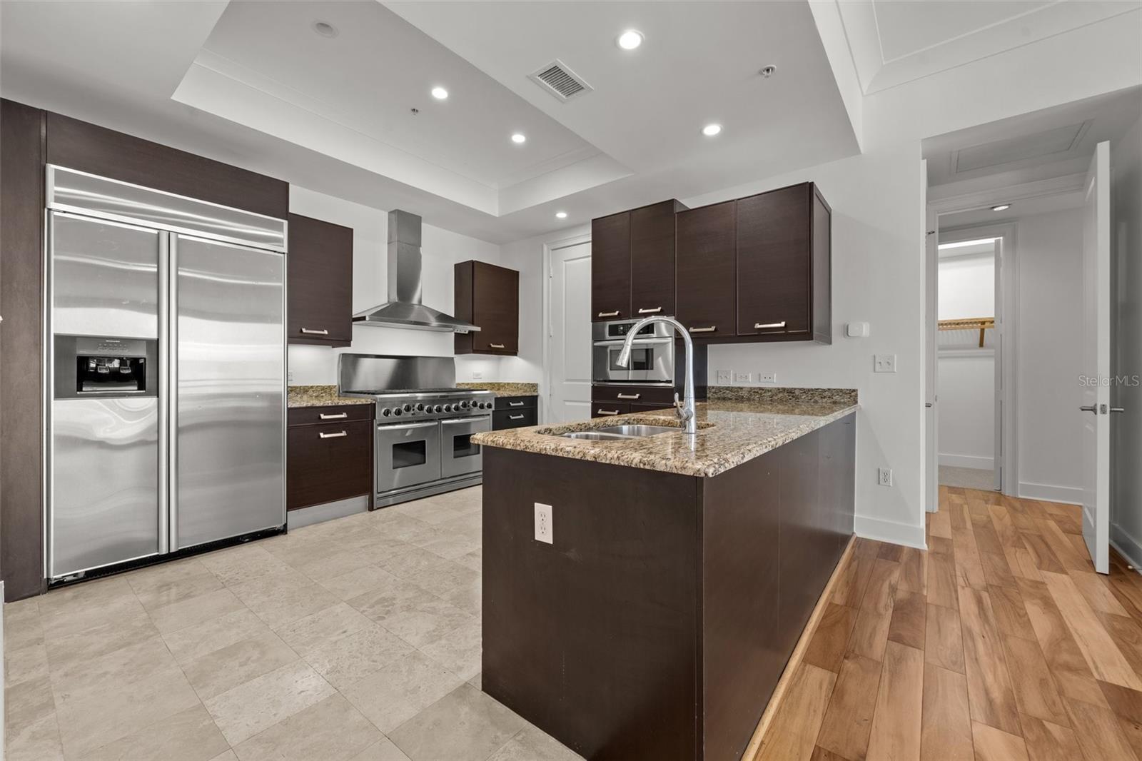 1350 MAIN ST #1703