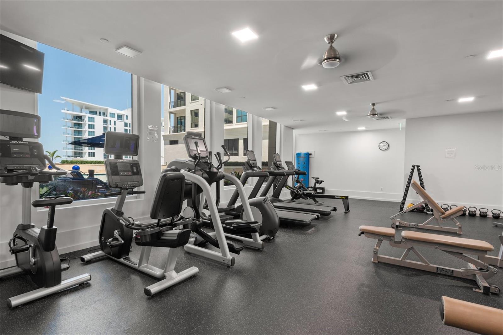 1350 MAIN ST #1703