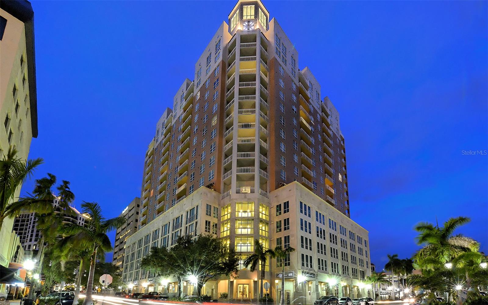 1350 MAIN ST #1703