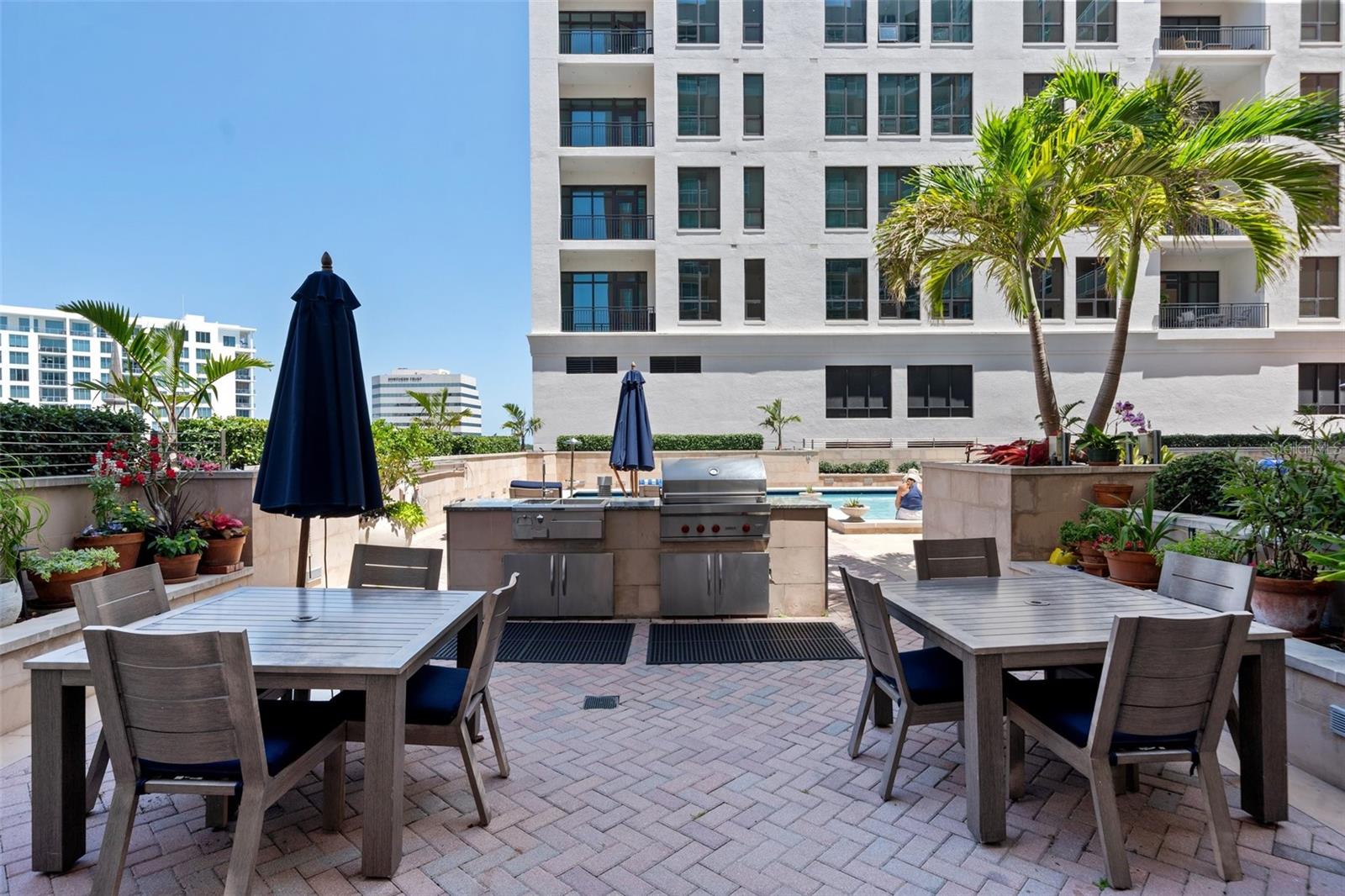 1350 MAIN ST #1703