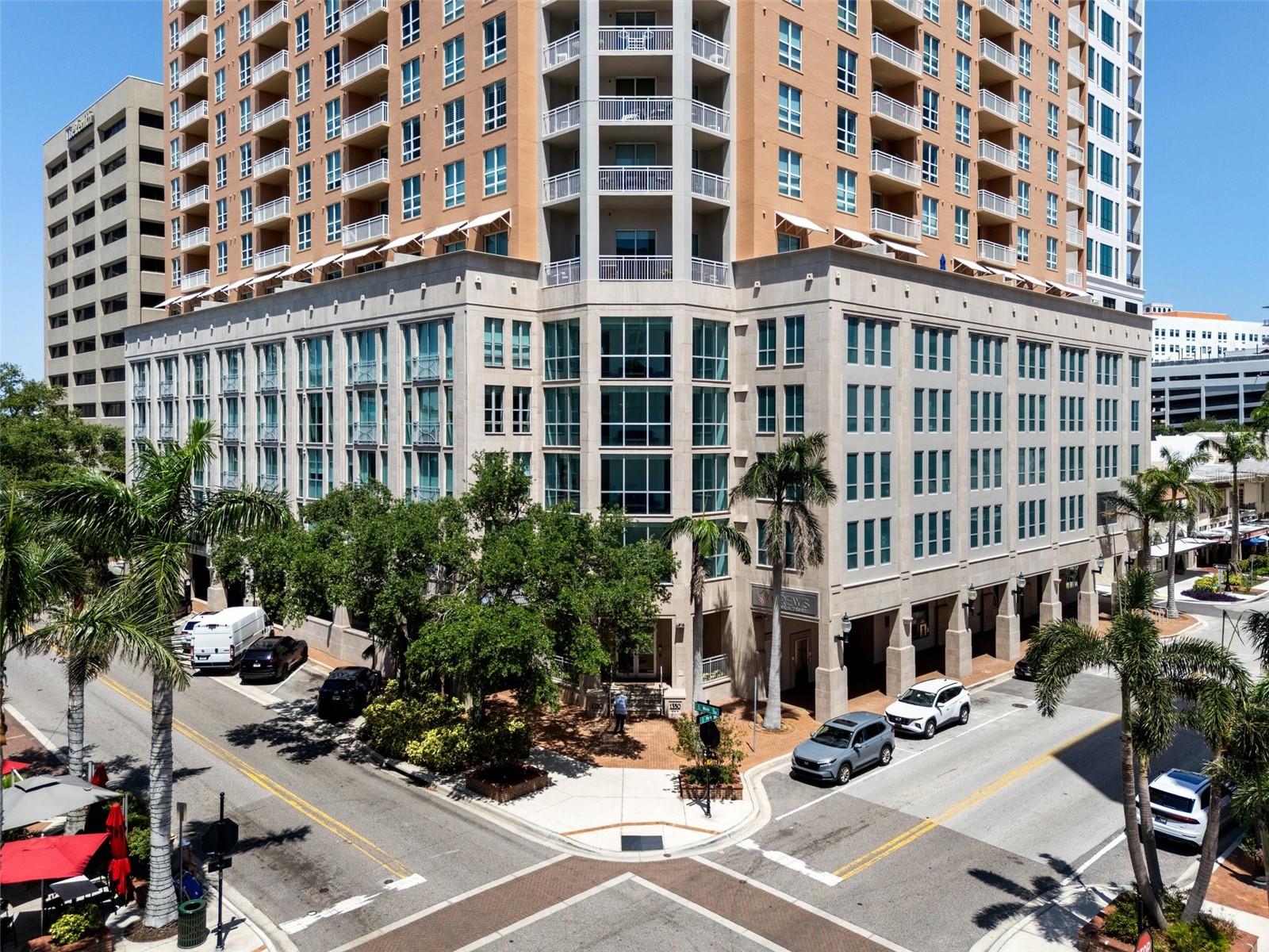 1350 MAIN ST #1703