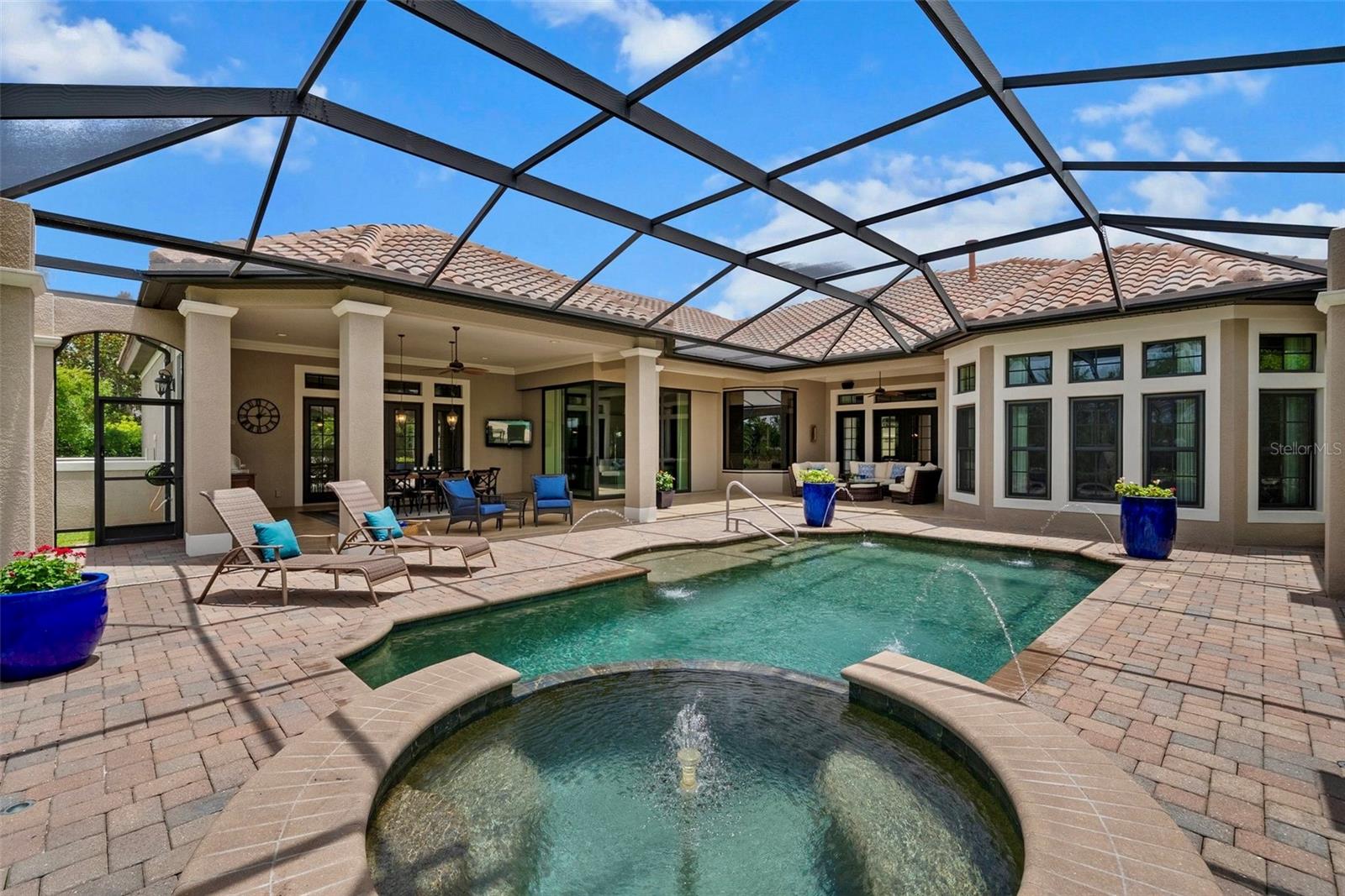 6926 LACANTERA CIR