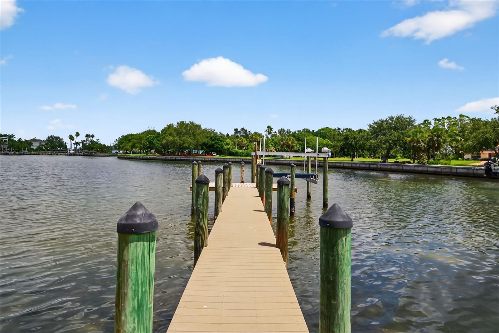 377 S SHORE DR