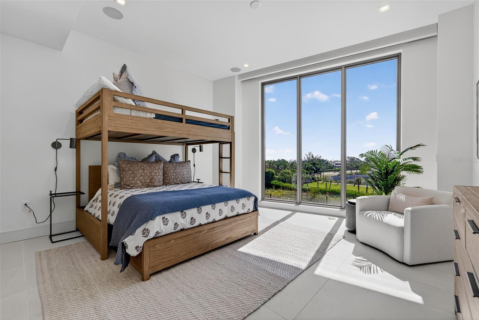 1591 GULF OF MEXICO DR #410