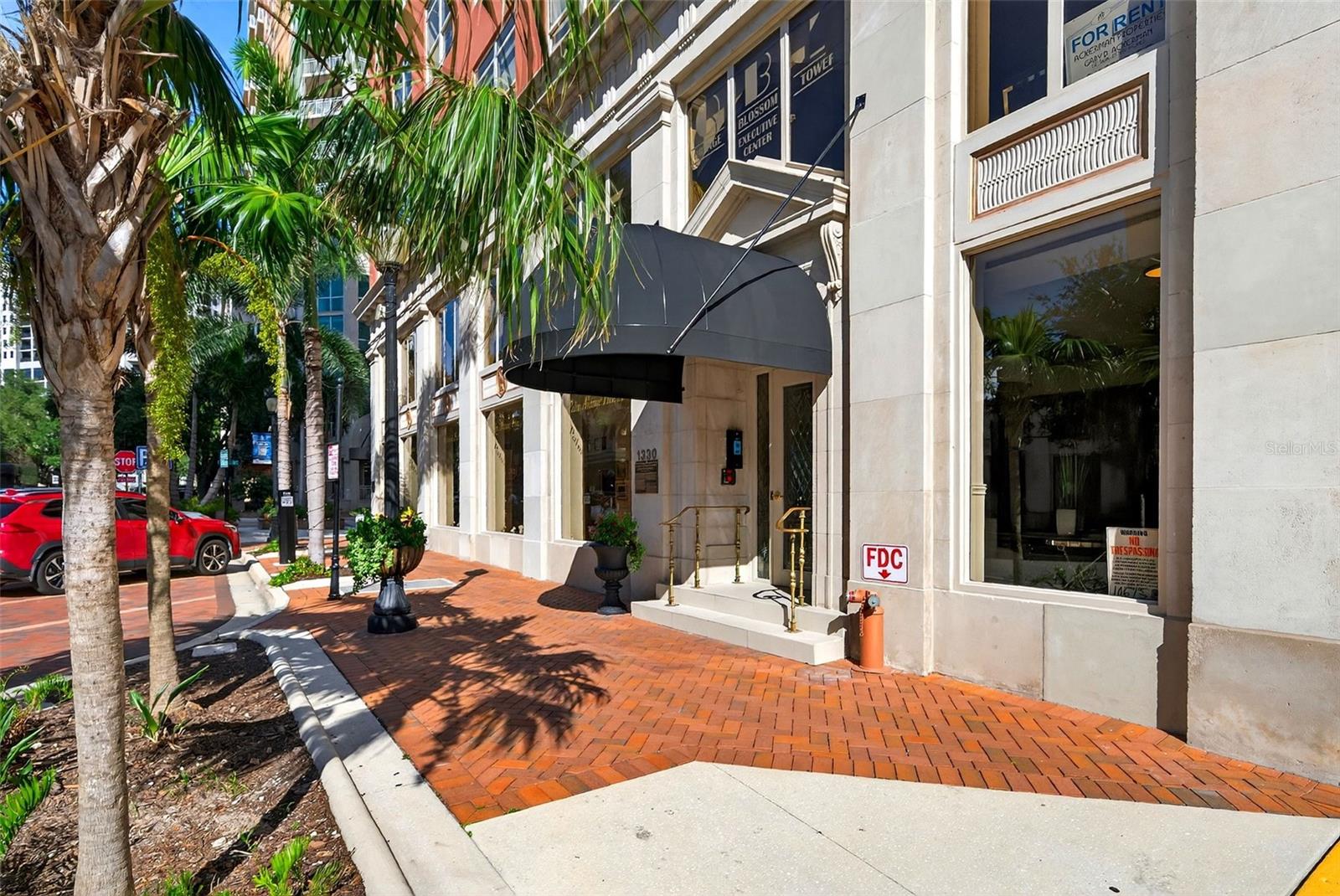 1330 MAIN ST #3