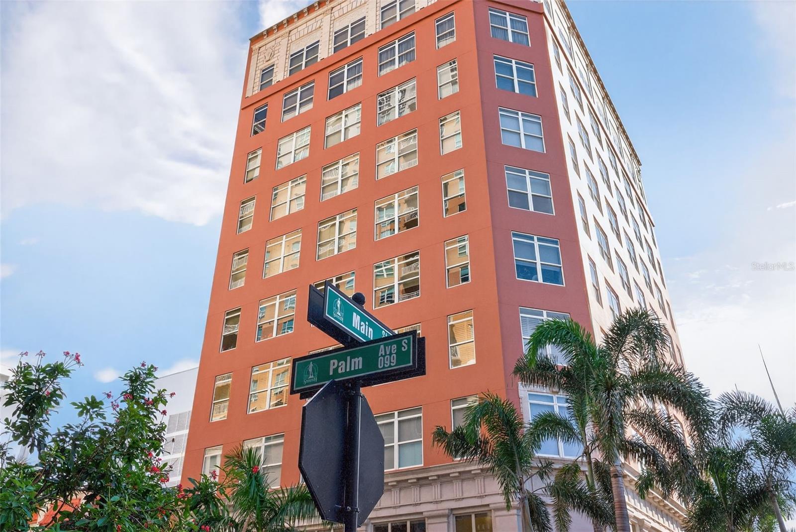 1330 MAIN ST #3